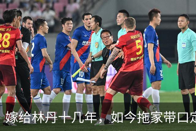 嫁给林丹十几年，如今拖家带口定居西班牙，10岁儿子要走网球路